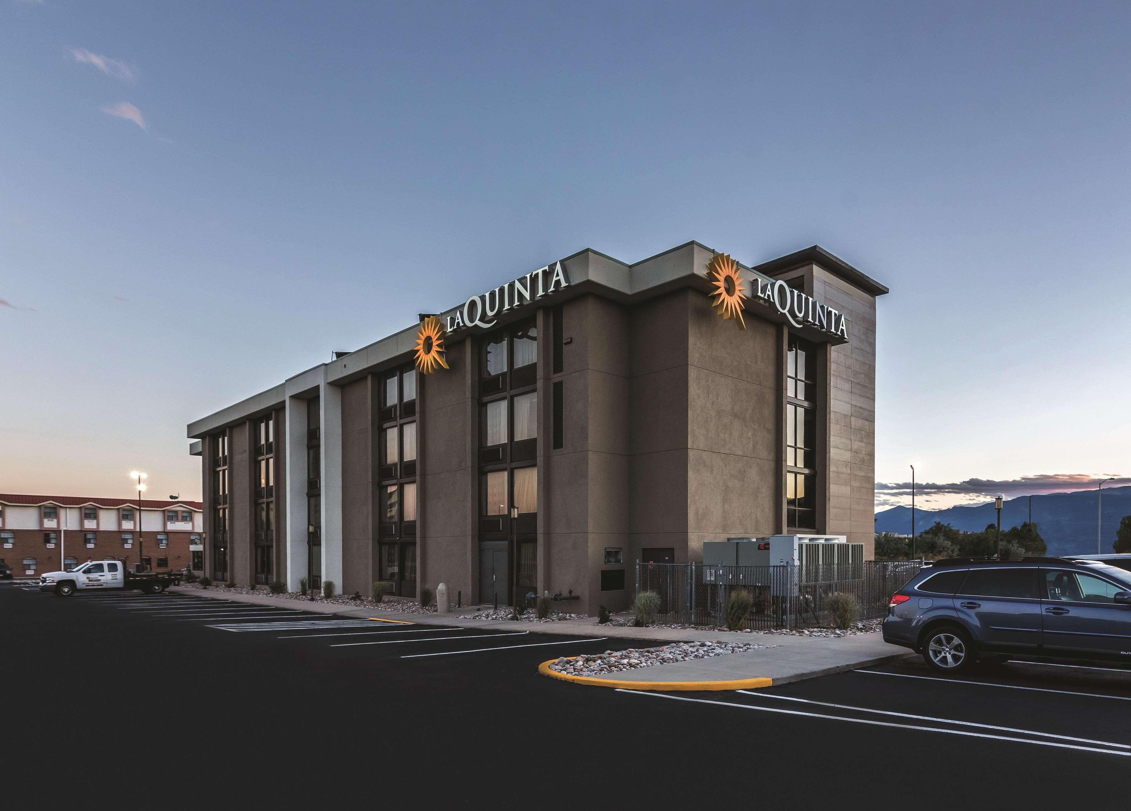 La Quinta By Wyndham Colorado Springs North Hotel Exterior photo