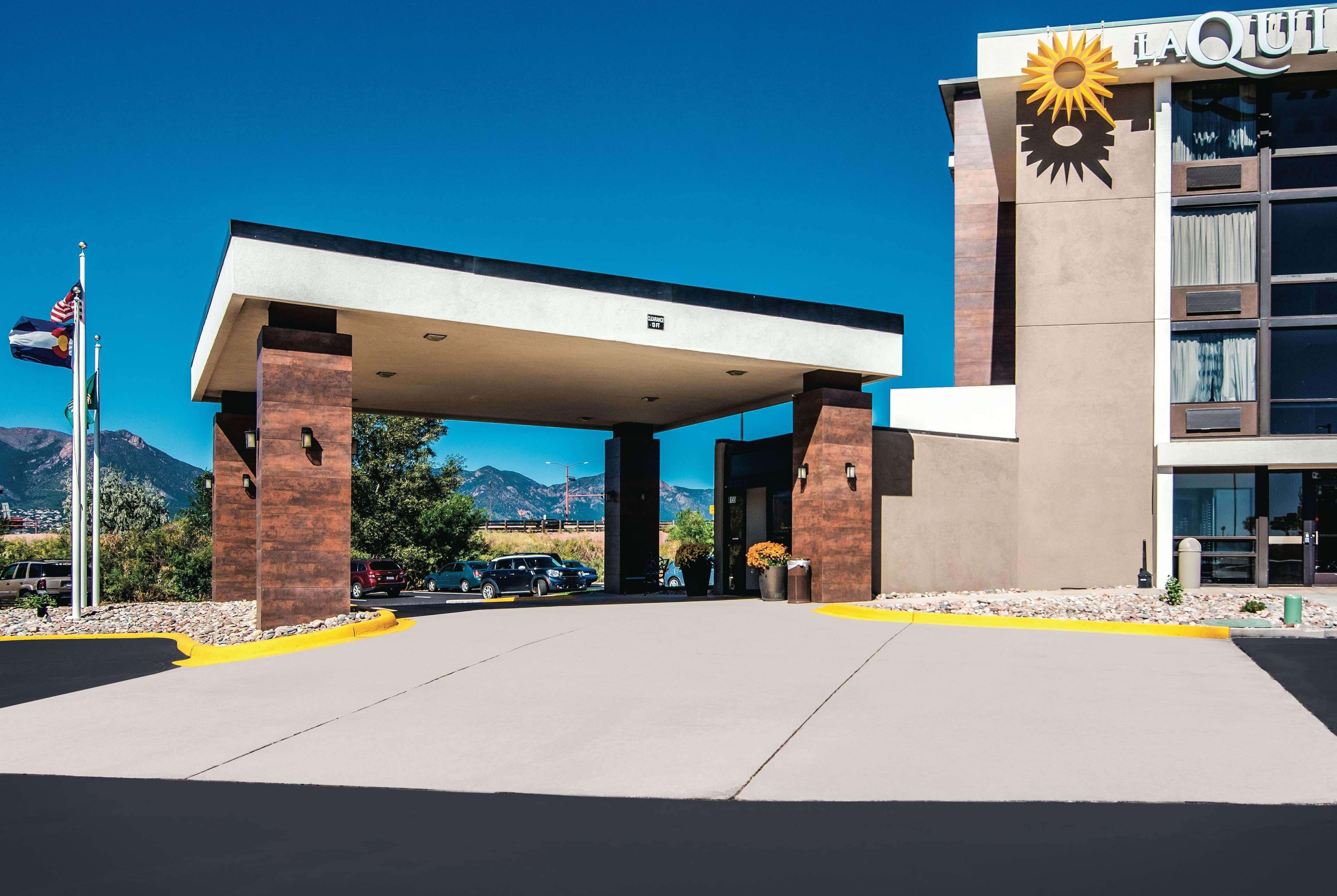 La Quinta By Wyndham Colorado Springs North Hotel Exterior photo